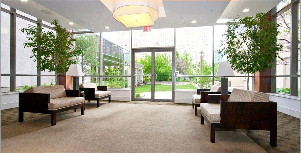 Executive Stay At Ovation Square One Mississauga Exterior photo