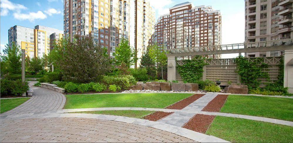 Executive Stay At Ovation Square One Mississauga Exterior photo